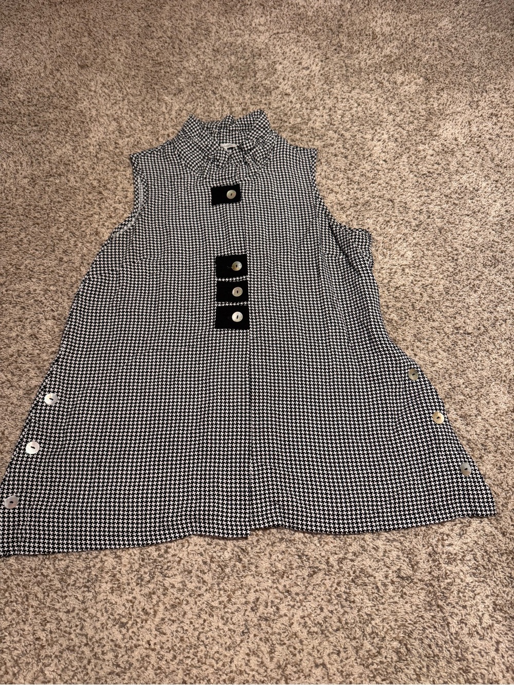 John Mark Black & White Houndstooth Sleeveless Top - M